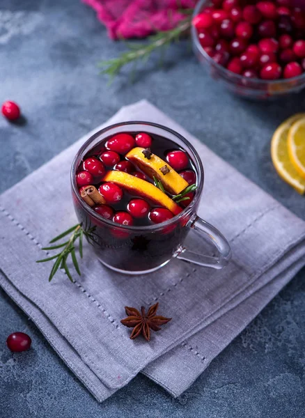 Cranberberries 冬の飲み物とホットワイン — ストック写真