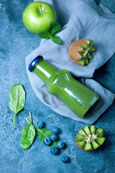Smoothie Verde Sano Botella Bebida Vitamina Desintoxicación Con Las Espinacas — Foto de Stock