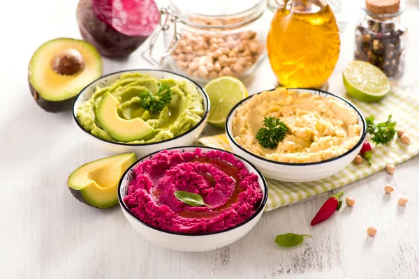 Kleurrijke Hummus Andere Dips Vegan Snack Rode Biet Bieten Met — Stockfoto