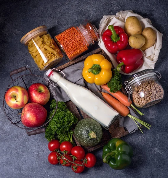 Verduras ecológicas saludables e ingredientes alimenticios vegetarianos, ecológicos - — Foto de Stock