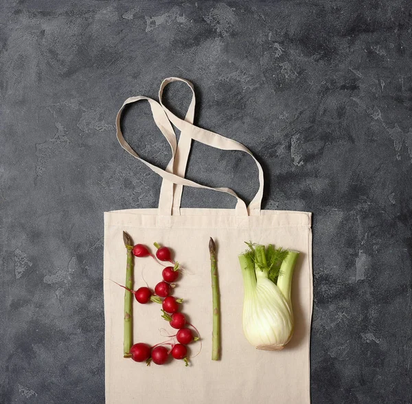 Bio-és bio zöldség koncepció, újrahasznosítható pamut táska, Space f — Stock Fotó