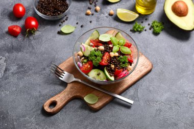 Nohut ve sebzeler, vegan öğle kase veya hea ile Mercimek salatası