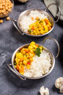 Karnabahar ve nohut ile Vejetaryen köri, sağlıklı homemad