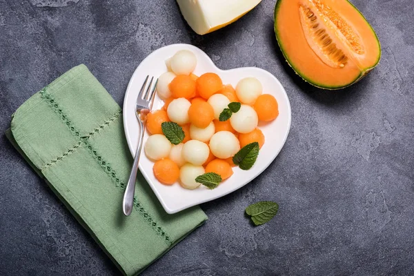 Melon sommar sallad med cantaloupemelon — Stockfoto