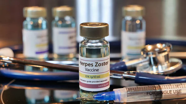 Flaconcino Vaccino Contro Herpes Zoster Siringa Fondo Acciaio Inossidabile — Foto Stock