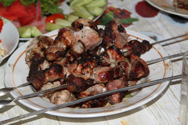 Deliciosos Kebabs Parrilla Carne Cerdo Verduras — Foto de Stock