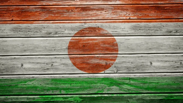 風化した木板に描かれたニジェールの旗 — ストック写真