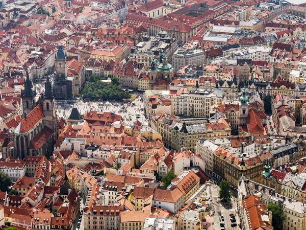 チェコ共和国のプラハ市の空撮 飛行機からのパノラマ ビュー プラハの空撮 プラハ Panny マリー Pred Tynem Tynsky — ストック写真