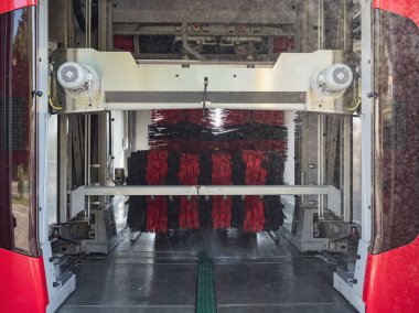 Oto yıkama, araba yıkama suyu, otomatik oto yıkama.