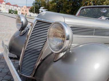 Vysoke Myto, Çek Cumhuriyeti - Eylül 09. 2018. tarihi araba Praga Piccolo, Vysoke Myto meydanında maruz 1938 araba.