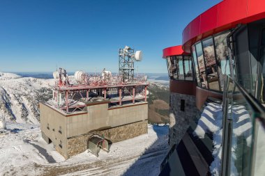 Jasna, Slovakya - 05 Ekim 2018. Jasna, teleferik Chopok mount altında Nizke Tatry, düşük inşaat Tatras, düşük Tatra Dağları, Slovakya