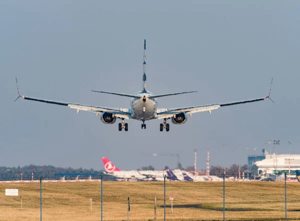 Prague República Checa Outubro 2018 Avião Pousou Vaclav Havel Airport — Fotografia de Stock