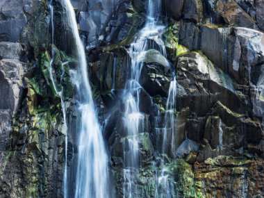 Ayrıntı şelale Victoria, bir kaya duvarı üzerinde düşen su. Victoria Falls Zambiya yanında, en ikonik Afrika doğal yerlerinden. Zambezi Nehri ve Zambiya ve Zimbabve kenarlığını Kanyon'da.