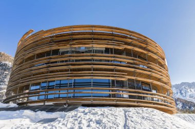 Planica, Slovenya - 17 Şubat 2019. Planica Müzesi Planica karmaşık kayakla atlama tepeleri. Planica Gori hill ek kardeşler uçan ile ünlü kayak atlama mekandır