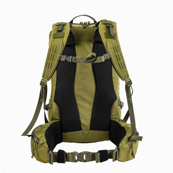 Mochila caminhadas verde para caçadores camuflagem com bolsos laterais em um fundo branco , — Fotografia de Stock