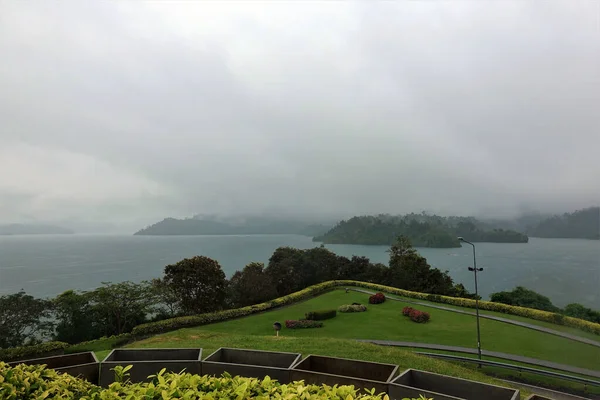 Nebel Über Dem Cheo Lan See Bewölkter Tag Kleine Inseln — Stockfoto