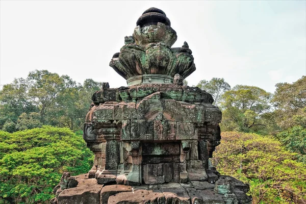 Unikt Tempel Bayon Detaljer Toppen Det Antika Palatset Formad Som — Stockfoto