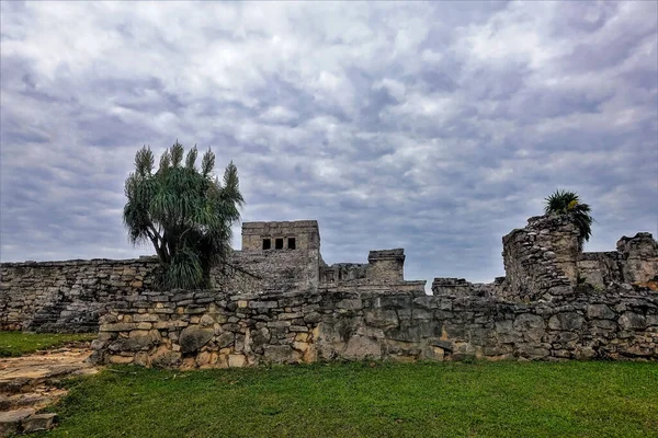 Eski Maya Şehri Tulum Kalıntıları Harap Olmuş Taş Duvarlar Kuleler — Stok fotoğraf