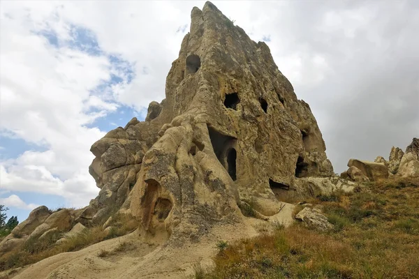 Increíble Paisaje Capadocia Sobre Fondo Del Cielo Levanta Una Roca —  Fotos de Stock