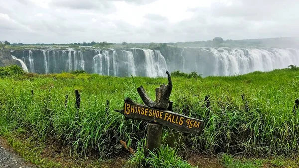 Victoria Falls Park Ein Holzschild Weist Die Richtung Zur Aussichtsplattform — Stockfoto