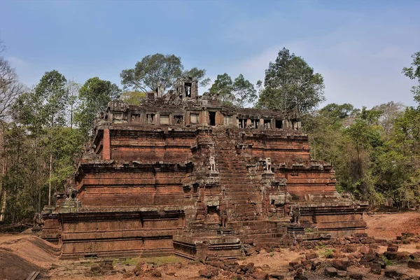 Angkor Camboya Ruinas Del Templo Phimeanakas Edificio Rojo Forma Pirámide —  Fotos de Stock