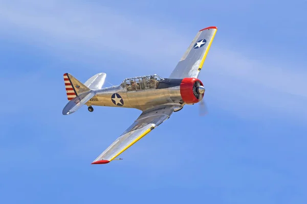 Airplane Wwii Texan Snj Flying Planes Fame Airshow Chino California — Stock Photo, Image