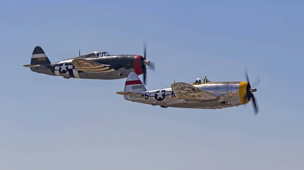 飞机二战 霹雳战斗机在名望航空展 加利福尼亚 2018年5月5日 在加利福尼亚州奇诺的著名飞机航展 拥有2天的老式飞机和现代喷气机为大众飞行 — 图库照片