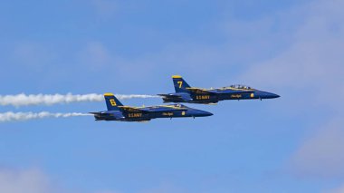 2018 filo hafta Air Show'da San Francisco uçan uçak mavi melekler F-18 jetleri. Ekim 10,2018-San Francisco, California, Amerika Birleşik Devletleri. Filo hafta Air Show dünyanın en popüler hava gösterilerinde biridir.