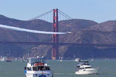 Uçak T-33 San Francisco filo hafta uçan yıldız kayıyor. Ekim 11,2018 - San Francisco, California, ABD. Mavi melekler ve şişko Albert 2018 filo hafta San Francisco'da sinek.