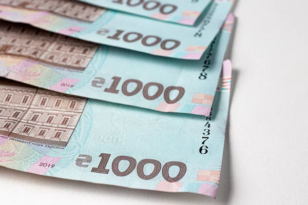 Тисяча гривень. Українські гроші банкноти. — стокове фото