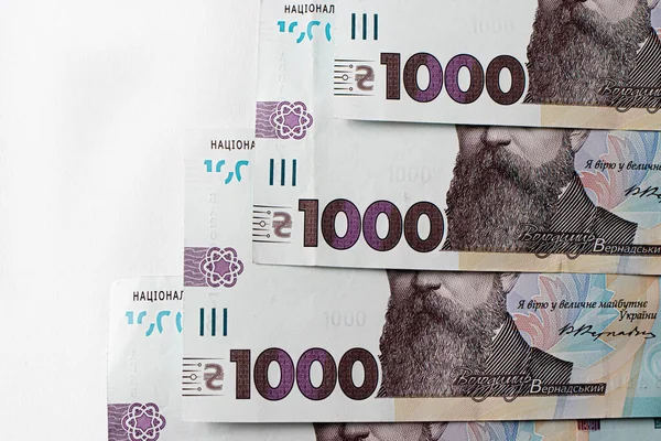 Тисяча гривень. Українські гроші банкноти. — стокове фото