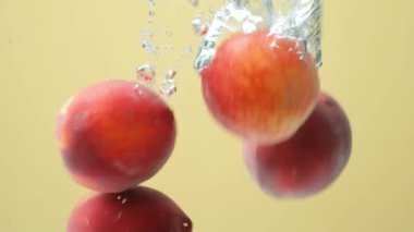 Yavaş Hareketli Meyve Suyu Olgun Şeftali Suyu.