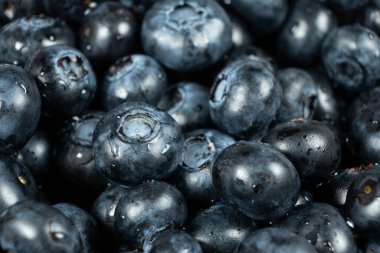 Su Damlacıklı taze yabanmersini. Böğürtlen Arka planı Yakın plan