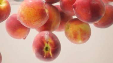 Taze Şeftali Suyun İçinde Makro Yavaş Hareket