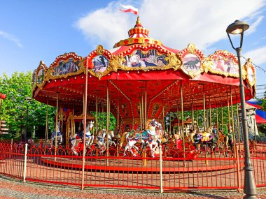 SOCHI, Rusya FEDERasyonu - Haziran 2020. Atlıkarınca. Sochi Park 'ta cazibe. Olympic Park 'ta. Karantina, koronavirüs. Kimse yok..