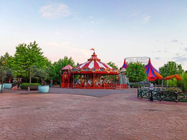 Sochi, Rusya, 20 Haziran 2020. Sochi Park 'taki eğlence sona erdi. Karantina koronavirüsü. İnsan yok. Dinlenme alanı. Şehir eğlencesi. 