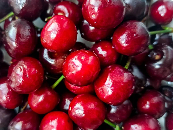 Fresh cherries background. Ripe red berries close-up. Selective focus — Stock Photo, Image