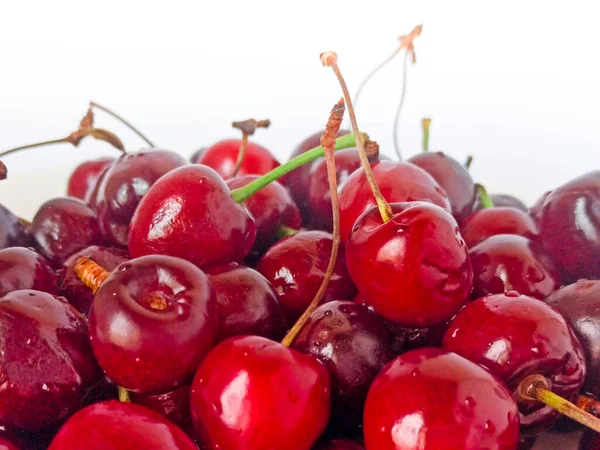 Sweet cherries on a white background. Cherry berries isolate. Selective focus — Stock Photo, Image