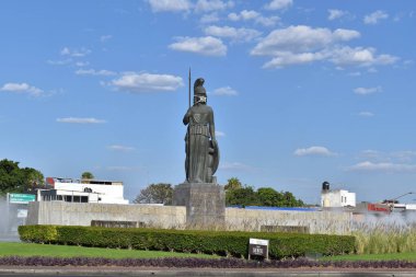 Guadalajar, Meksika - 4 Haziran 2020: Ağızlıklı, bulutlu Minerva heykeli