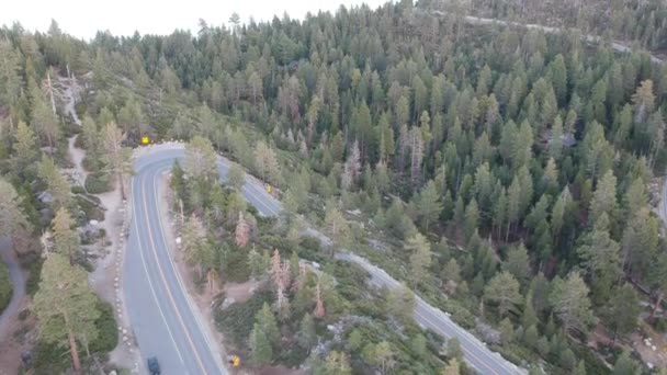 Imágenes de Emerald Bay Road. Drone video from Tahoe Lake and Emerald Bay. Estados Unidos — Vídeos de Stock