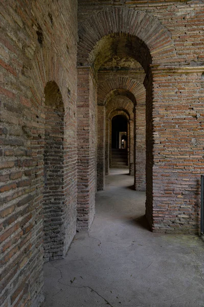 Výhled Chodník Uvnitř Aurelianských Zdí Říma Porta San Sebastiano Podpěry — Stock fotografie