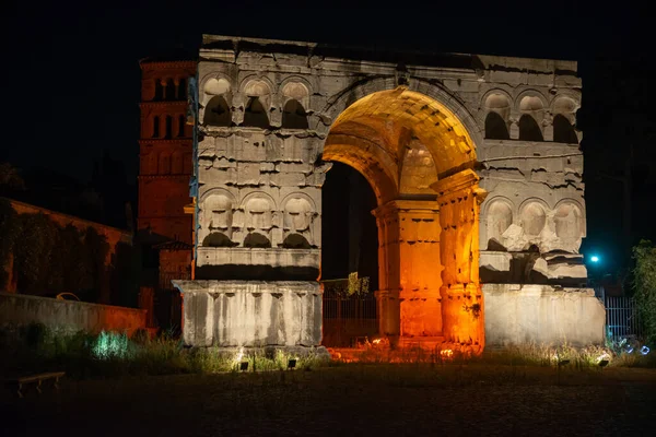 Foto Nocturna Del Arco Triunfal Jano Lejos Del Templo Hércules —  Fotos de Stock