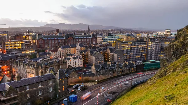 Vista para a Cidade Velha de Edimburgo — Fotografia de Stock