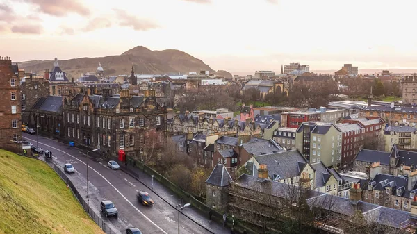 Vista para a Cidade Velha de Edimburgo — Fotografia de Stock