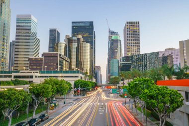 Rush hour sırasında Downtown Los Angeles manzarası