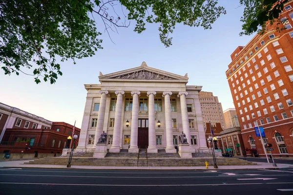 Downtown New Haven skyline bij Twilight — Stockfoto