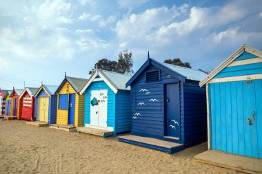 Melbourne Avustralya 'daki Brighton Sahilindeki Renkli Sahil Evi
