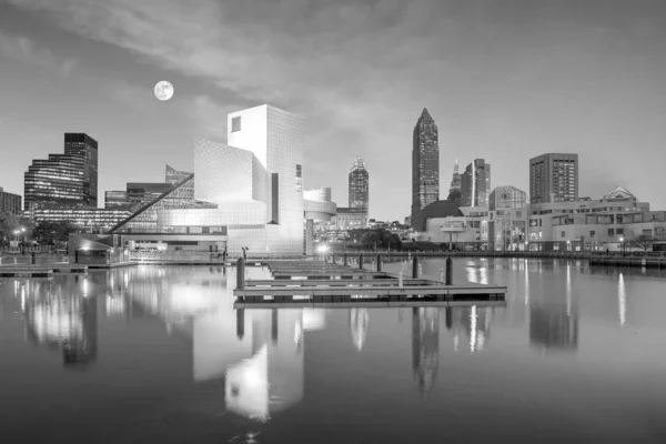 Centro Cleveland Skyline Desde Lago Ohio — Foto de Stock