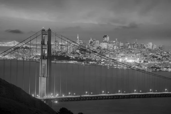 Golden Gate Köprüsü San Francisco Şehir Merkezi Alacakaranlık Vakti — Stok fotoğraf