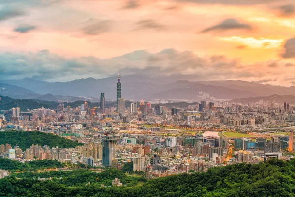 Město Taipei Soumraku Tchaj Wanu — Stock fotografie